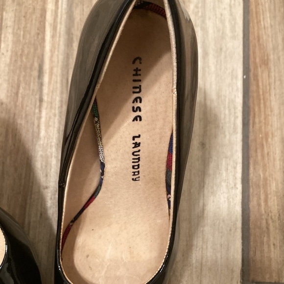 Gently used. Chinese Laundry Pumps - Picture 5 of 8